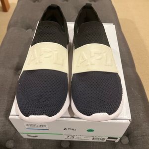 APL | Women's TechLoom Bliss Slip on Running Sneaker Black/Pristine/Midnight